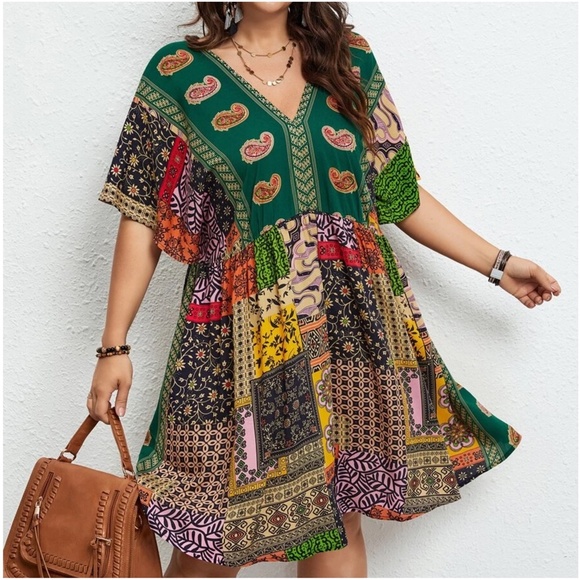 Plus Paisley Floral Print v neck Mini Dress - Picture 5 of 11